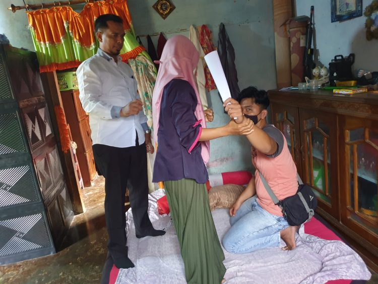 Rekontruksi pelaku pembunuahan (foto: ist)