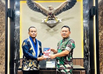 Kasad saat menyambut kedatangan Pengurus Pusat GMKI (foto: ist)