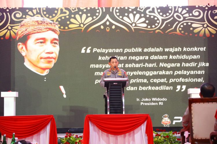 Kapolri Jenderal Listyo Sigit Prabowo saat meresmikan Gedung Mako Polresta Surakarta (foto: ist)