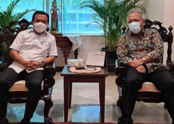 Gubernur Al Haris saat temui Menteri PUPR (foto: Istimewa)