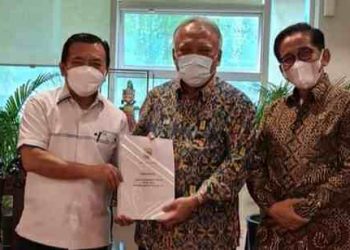 Gubernur Al Haris didampingi H. Bakri saat temui Menteri PUPR (Foto: Ist)