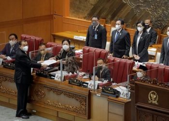 Rapat Paripurna Laporan Komisi XI DPR RI atas Fit and Proper Test Calon Anggota Dewan Komisioner OJK Periode 2022-2027 Foto: istimewa)