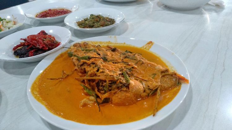 Gulai Kepala Ikan Karang (foto: Dok Musri Nauli)