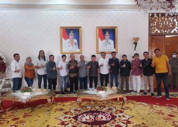 Caption : Anggota JMSI saat audiensi bersama Gubernur Jambi (foto: hn)