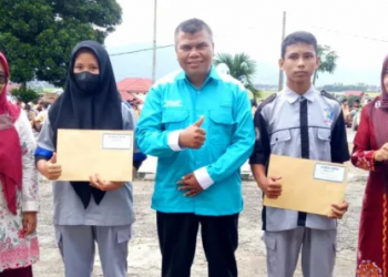 Kepsek SMKN 2 Sungai Penuh, Andi Zubir, S.Pd. M.Pd (foto: ist)