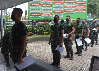 Anggota Korem 042/Gapu Suntik Vaksin Hepatitis B (foto: Dok Penrem 042/Gapu)