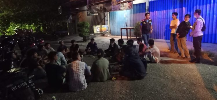 Unit Reskrim dan Unit Samapta Polsek Kotabaru saat berada dilokasi (foto: ist)