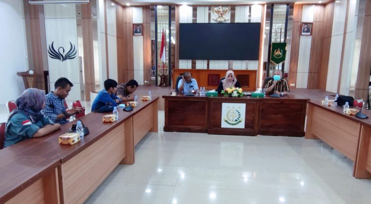 Kejati saat menerima audiensi pengurus daerah (Pengda) dan anggota JMSI Provinsi Jambi (foto: Hn)
