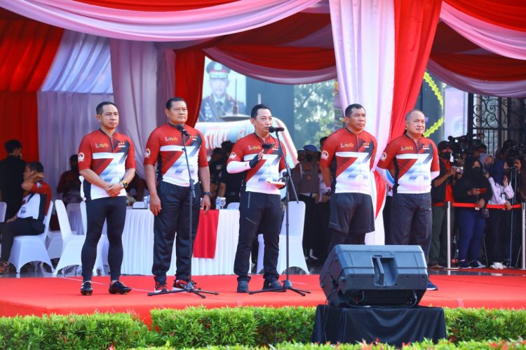 Kapolri Jenderal Listyo Sigit Prabowo dalam acara Fun Bike di Lapangan Bhayangkara Mabes Polri (Foto: Dok Div Humas Polri)