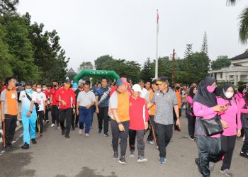 Kapolda Jambi Membuka Langsung Kegiatan Olahraga Bersama (foto: Ga)