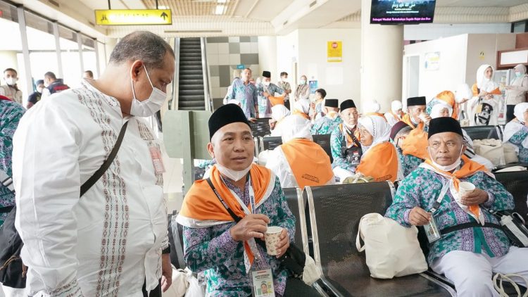 Calon Jamaah Haji Jambi saat tiba di Batam (foto: ist)