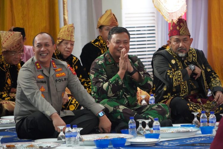 Danrem 042/Gapu Hadiri Acara Penganugerahan Gelar Adat Melayu Jambi (foto: (Penrem 042/Gapu)