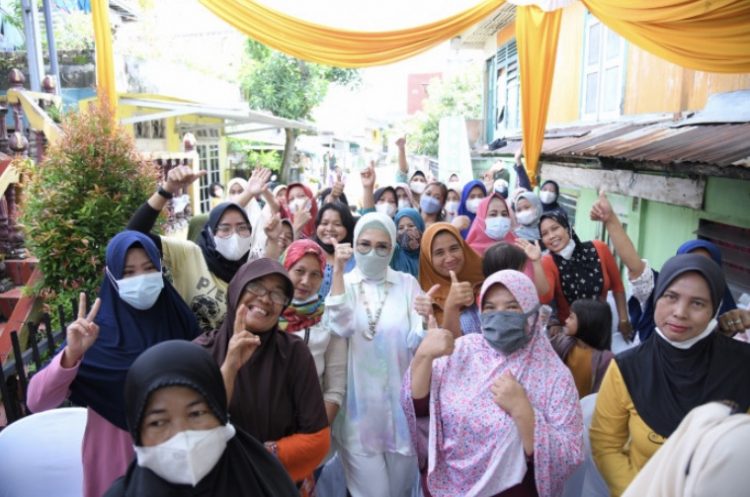 Ketua DPRD Provinsi Sumatera Selatan (Sumsel) Hj RA Anita Noeringhati melakukan reses pribadi tahap I kesejumlah titik di kota Palembang, Minggu (20/3). (Photo: hms/ist).