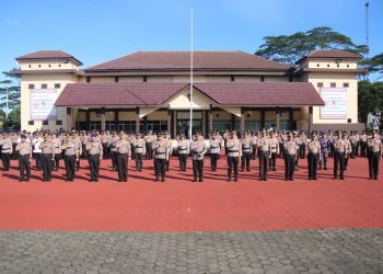 Kapolda Jambi saat Pimpin Upacara Kenaikan Pangkat 231 Personel Polda Jambi (foto: hn)