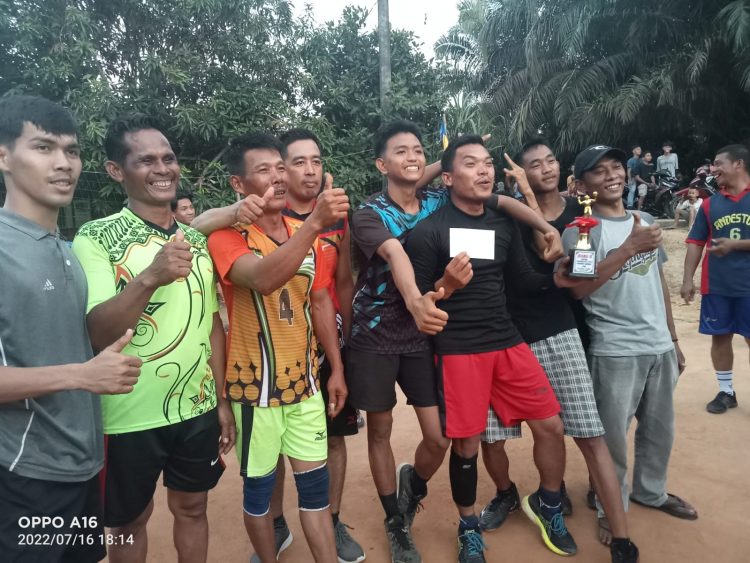 Peserta Turnamen Bola Voli Karang Taruan Cup (foto : Istimewa)