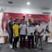 Foto bersama Ketua pengcab POBSI dan peraih medali Atlit Billiar Bola 9 (Us)