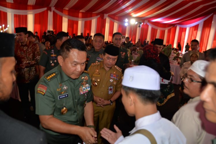 Al Haris saat dampingi Kasad Dudunhg resmikann Markas Komando Resor Militer (Makorem) 042/Garuda Putih (foto: Ist)