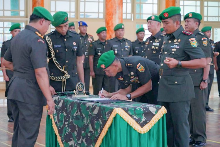 Brigjen TNI Supriono, S.IP. Pimpin Sertijab Kasrem (Foto: Dok Penrem 042/Gapu)