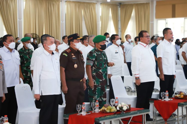 Pangdam I/BB, Mayjen TNI Achmad Daniel Chardin, SE, MSi, menghadiri acara pelantikan dan pengukuhan Panitia Inti PB PON XXI/2024 (foto: dok Pendam I/BB)