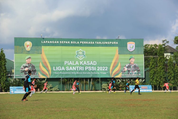 Liga Santri PSSI 2022 di Lapangan Sepak Bola Perkasa Tanjungpura (foto: (Pendam XII/Tpr)