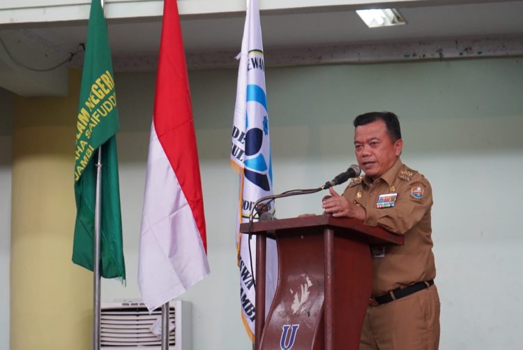 Al Haris saat menjadi Narasumber Pengenalan Budaya Akademik dan Kemahasiswaan (PBAK) UIN STS Jambi (foto: ist)