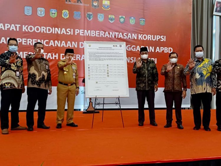 Plt.Direktur (Korsup) Wilayah (KPK) Foto bersama Kepala Daerah Se-Provinsi Jambi (Doc Ist)