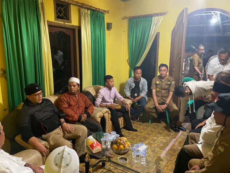 Kapolda Jambi, Irjen Pol. A Rachmad Wibowo Serta Pj. Bupati M.Jambi Bachyuni diskusi bersama Warga (Dok Ist)