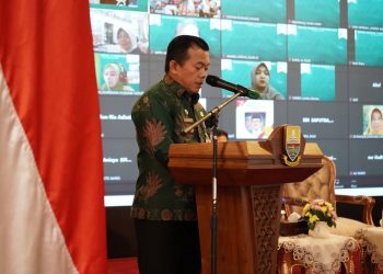 Gubernur Jambi Al Haris Beri Sambutan Dan membuka secara resmi Seminar  Nasional Dan Muktamar (PDMI) . (Foto:Kominfo Harun)