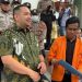 Waka DPRD Provinsi Jambi Pinto Jayanegara saat temui pendemo (foto: Alan)