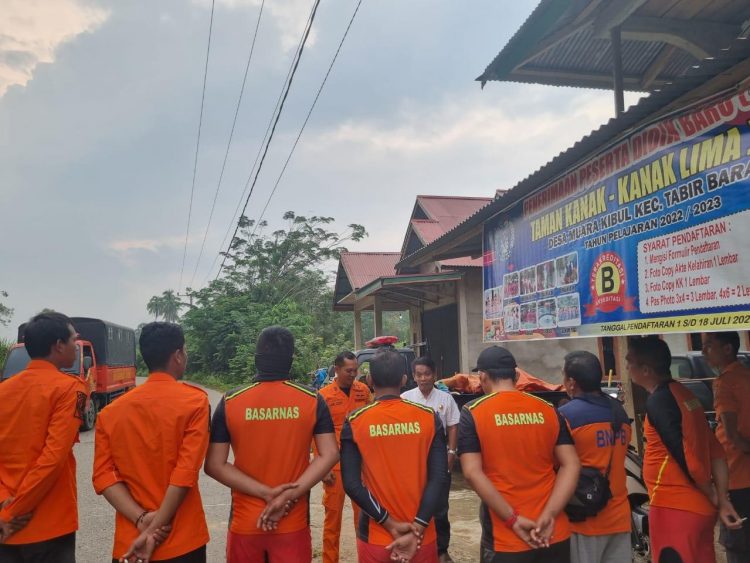 Tim SAR Gabungan melaksanakan Brifing Evaluasi Pelaksanaan Pencarian selama 7 hari (Foto:Humas Basarnas Jambi)