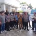 Para Pendemo Orasi Didepan Anggota Dewan Kota Jambi. (Ndo)