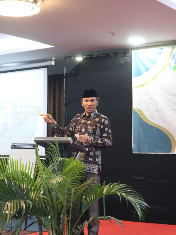 Ketua DPRD Provinsi Jambi Edi Purwanto membuka Pelatihan Petugas Pendataan Awal Registrasi Sosial Ekonomi (Regsosek) 2022 (Foto:Humas DPRD Prov.Jambi)