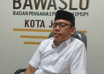 Komisioner Bawaslu Kota Jambi kordinator divisi SDM dan Organisasi  Hasbullah, S.Ag,M.Pd (Foto:Rch)