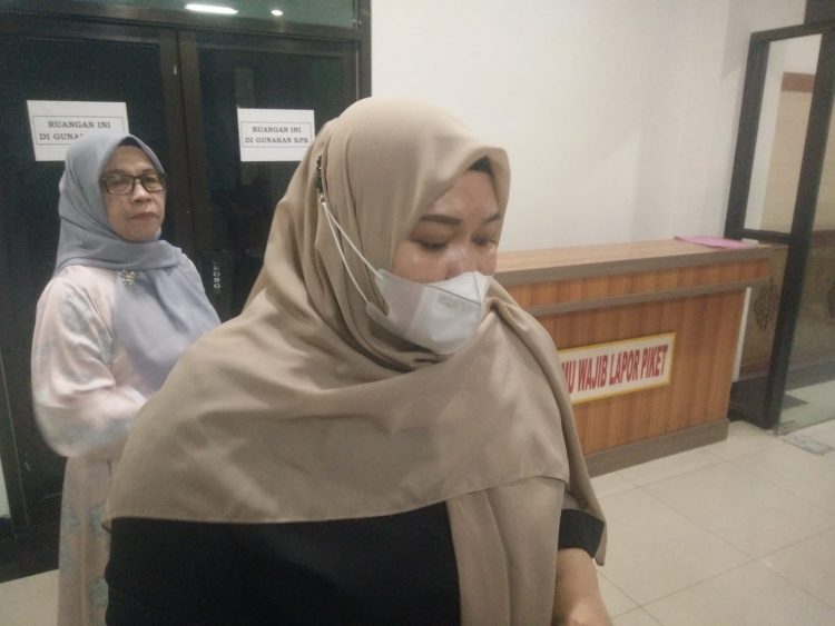 Mantan Bupati Muaro Jambi Usai diperiksa Penyidik KPK (Dok Ist).