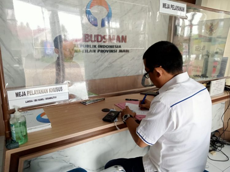 Ketua Gapensi Mebuat Laporan Ke Ombudsman Jambi (Dok Ist)