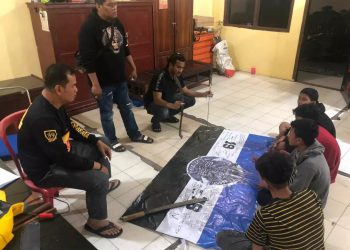 Tim Opsnal Macan Polsek Jambi Selatan menanyakan Sajam Terhadap Komplotan Geng Motor (Diok Ist)