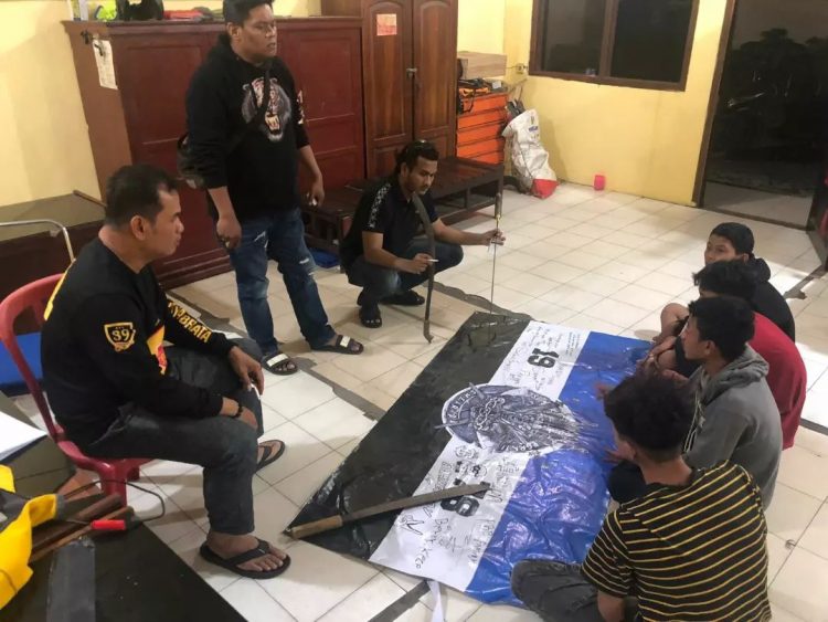 Tim Opsnal Macan Polsek Jambi Selatan menanyakan Sajam Terhadap Komplotan Geng Motor (Diok Ist)