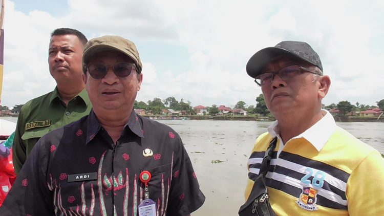 Ketua Komisi III Saiful Didampingi Kadis DLH  Kota Jambi (Foto:Kontributor Chr)