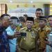 Gubernur Jambi, Dr.H.Al Haris,S.Sos.,M.H., Selfie bersama Kades Se-Provinsi Jambi (Foto:Tim Kominfo)