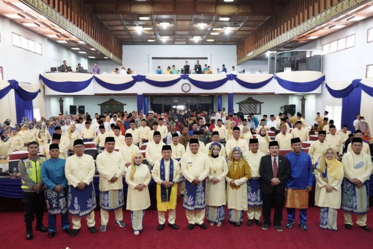 Gubernur Jambi Foto Bersama Pemkab Bungo dalam Rangka HUT Bungo (Foto:Tim Kominfo)