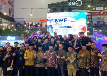 Gubernur Bengkulu Rohidin Mersyah pada Malam Puncak Event Fantasi 1.0, Minggu (2/10/2022) di atrium Bencoolen Mall (Foto:Tim Kominfo)