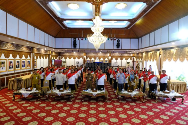 Wakil Gubernur Jambi, Drs.H.Abdullah Sani,M.Pd.I., Foto Bersama Pesparani (Dok:Tim Kominfo Jambi)