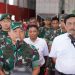 (Kasad) Jenderal TNI Dr. Dudung Abdurachman beserta Pangkostrad dan Aster Kasad mendampingi Menteri  (Menko Marves) Jenderal TNI Purn Luhut Binsar Panjaita (Dok Dispenad)