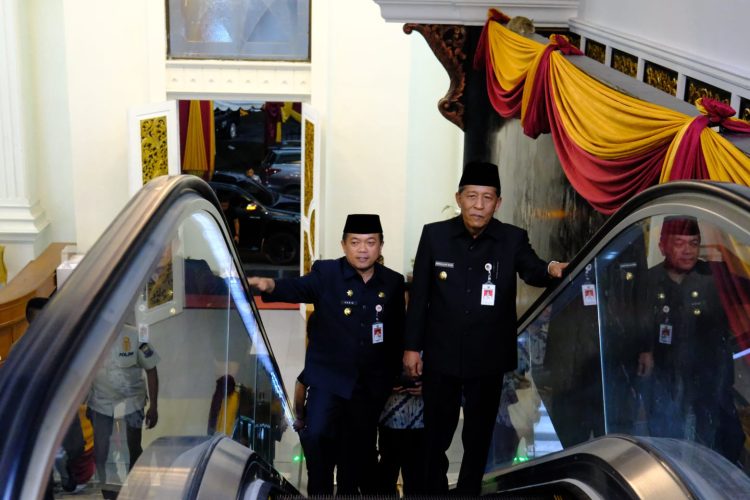 Gubernur Jambi Al Haris Dan Wagub Jambi Abdullah Sani Hadiri Rapat Paripurna DPRD Prov. Jambi (Dok Foto:Agus)