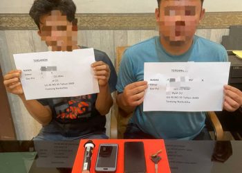 Kedua pelaku penyalahgunaan narkotika jenis sabu dan barang bukti seberat 5,10 gram (Dok Foto: Humas Polres Jambi)