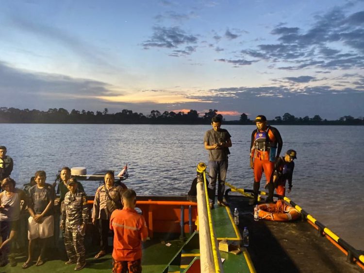 Tim Gabungan Mencari Korban Tenggelam (Dok Foto: Humas Basarnas Jambi)