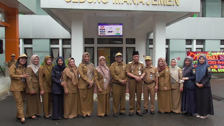 Foto Bersama ASN Rumah Sakit Jiwa Jambi Dan Wakil Gubernur Jambi (Dok Foto:Chr Ramnews.id)