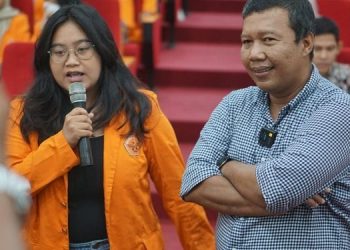 Romi Hariyanto bersama tampak Mahasiswa saling berbagi kisah (Dok Ist)