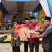 Krua DPRD Prov.Jambi Menyerahkan Bantuan Alat Tradisinal ke Panguyuban Singkut (Dok Foto: Humas DPRD Prov.Jambi)