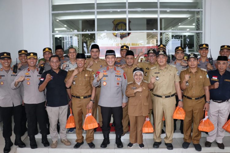 Kapolda Jambi Foto bersama Para Camat Kota Jambi (Dok Foto:Div Humas Polda Jambi)